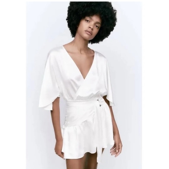 Zara SATIN EFFECT SHORT JUMPSUIT WHITE - Picture 4 of 4